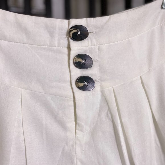 Very J White Linen High Waisted Shorts - Size S - Worn Once - Perfect for Summer - Picture 4 of 4